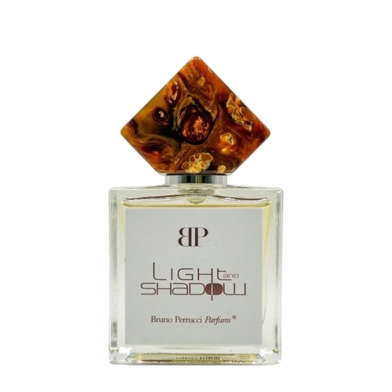 light and shadow - Bruno Perrucci ¡Asesoría y Envíos Gratis!