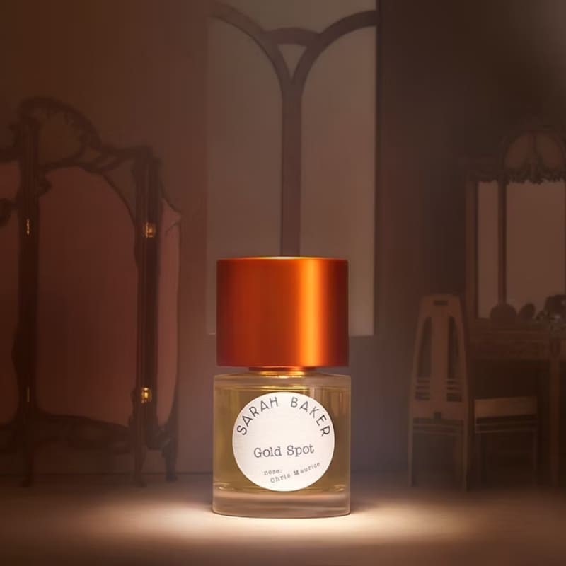 Extração do ponto de ouro de Parfum - Sarah Baker